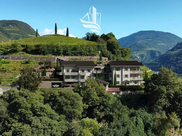 Appartamento trilocale in vendita in Via Santa Maddalena di Sotto, Bolzano