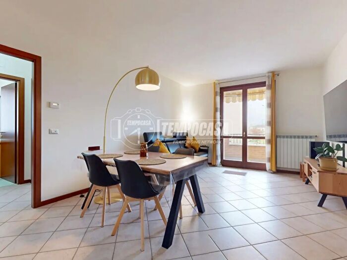 Appartamento trilocale in vendita in Via Sicilia, Curtatone