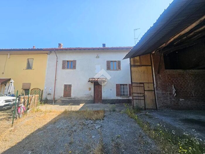 Casa quadrilocale in vendita in Strada Mulino Bruciato, Tortona