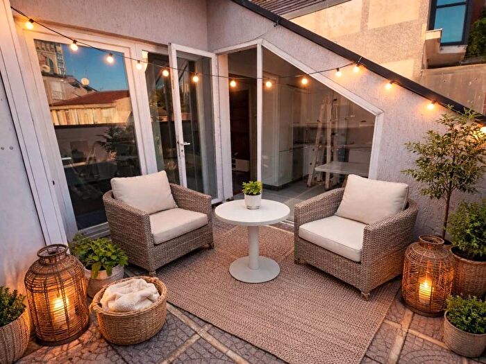 Appartamento trilocale in affitto in Via della Moscova, Porta Nuova, Milano