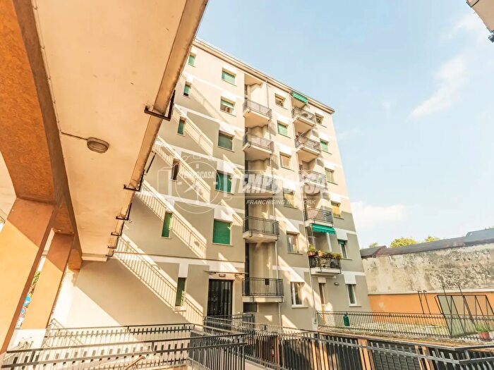 Appartamento bilocale in vendita in Viale Montegrappa, Vigevano