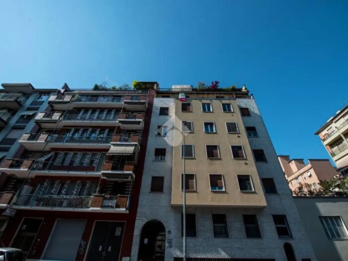 Appartamento bilocale in vendita in Via Monte Velino, Milano