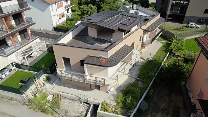 Appartamento quadrilocale in vendita in Ala