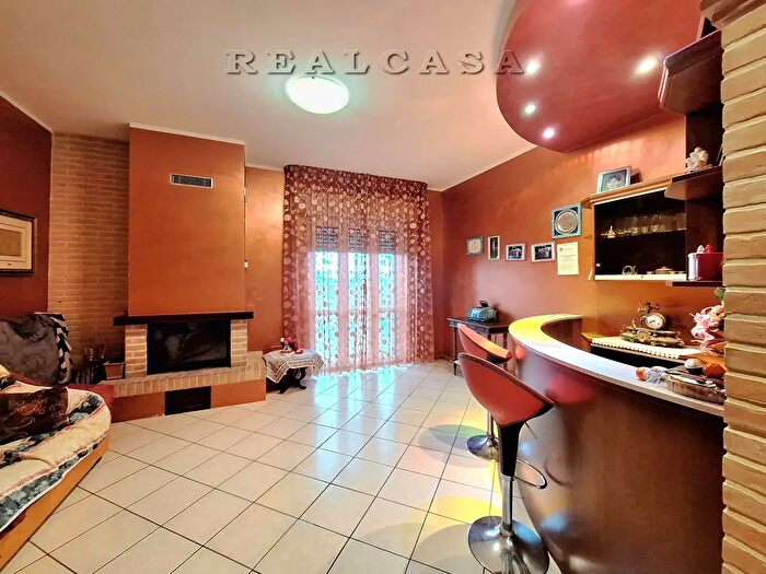 Appartamento con 6 locali in vendita in Guazzatore, Osimo