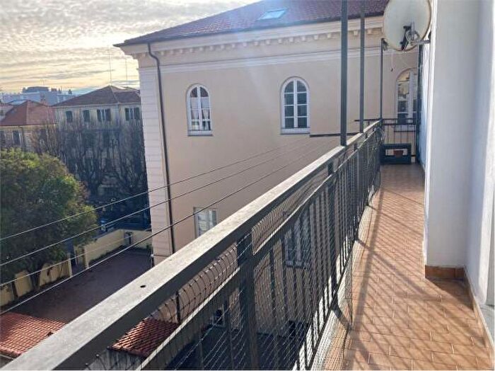 Appartamento trilocale in vendita in Via Milite Ignoto, Albenga