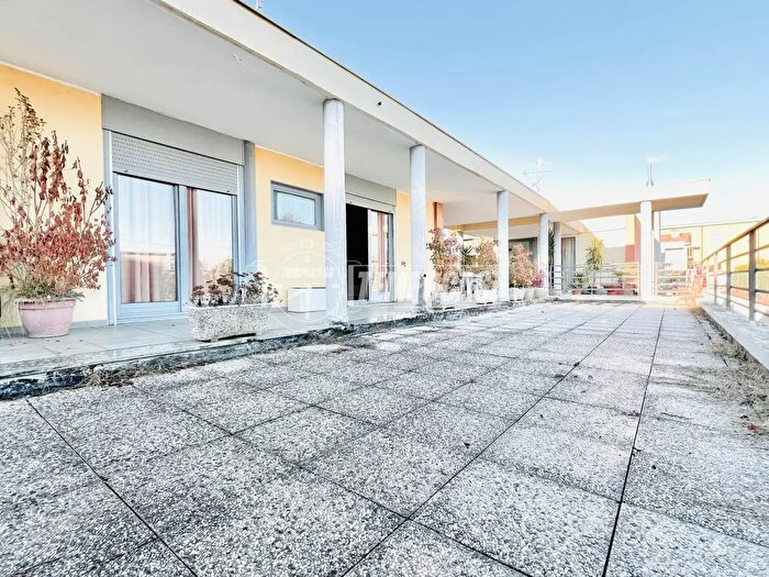 Casa trilocale in vendita in Via Matteotti, Lonate Pozzolo