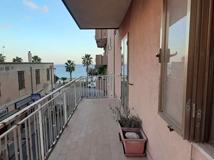 Appartamento con 8 locali in vendita in Via Fiume, Catanzaro