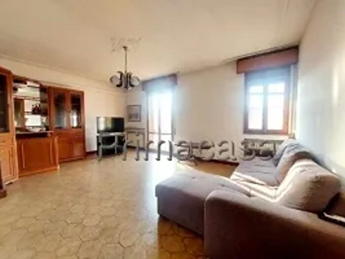 Appartamento con 5 locali in vendita in Carpi