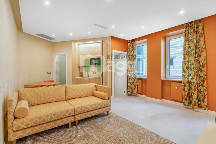 Appartamento bilocale in vendita in Corso Europa, Milano