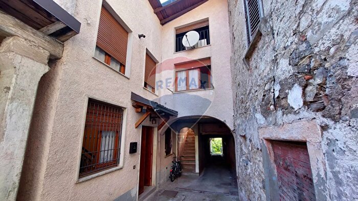 Appartamento trilocale in vendita in Endine Gaiano