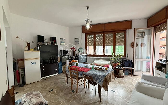 Appartamento trilocale in vendita in Via Europa, Rozzano