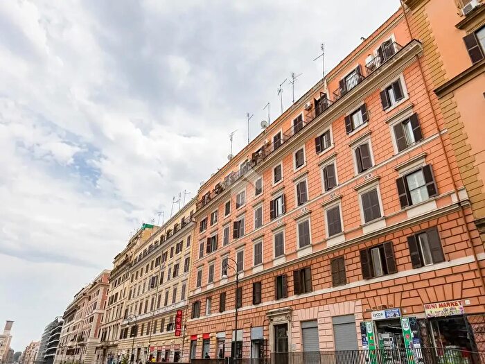 Appartamento trilocale in vendita in Via Giovanni Giolitti, Roma