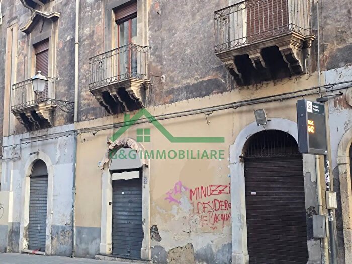 Appartamento quadrilocale in vendita in Via Giuseppe Garibaldi, Catania