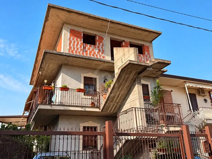 Appartamento trilocale in vendita in Via Sottotenente Cantone, Mascalucia