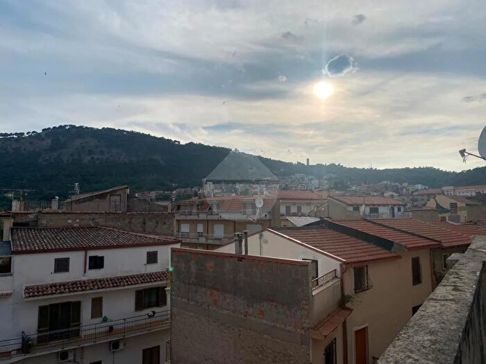 Casa con 6 locali in vendita in Castelforte, Minturno