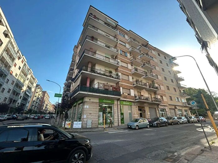 Appartamento con 5 locali in vendita in Via Ruffilli, Cosenza