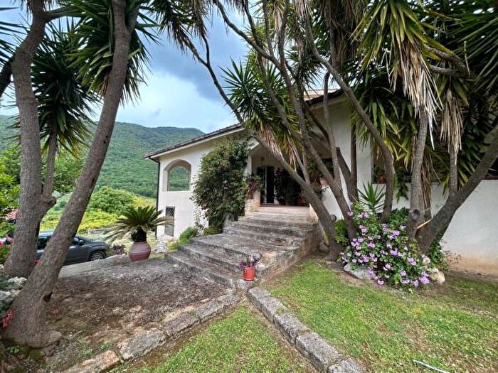 Casa con 6 locali in vendita in Via Orsaia, Cassino