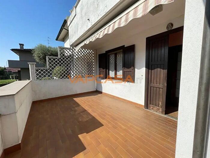 Casa quadrilocale in vendita in Via Volta, Martinengo