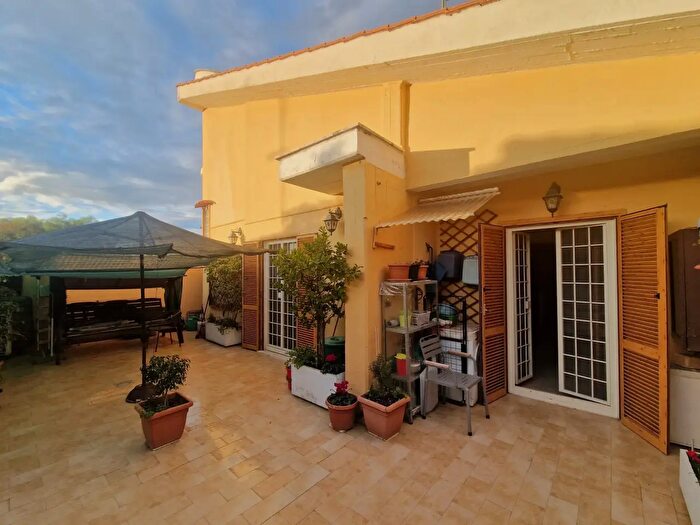 Casa con 7 locali in vendita in Via Monte Penna, Guidonia Montecelio