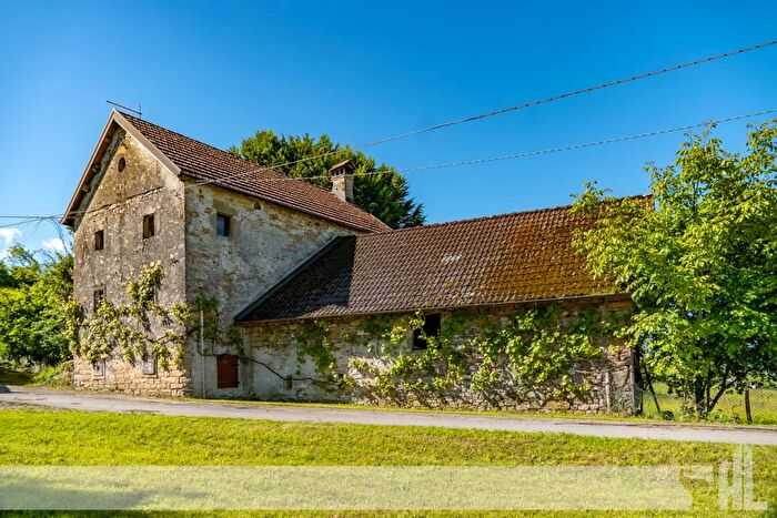 Casa con 7 locali in vendita in Borgo Valbelluna