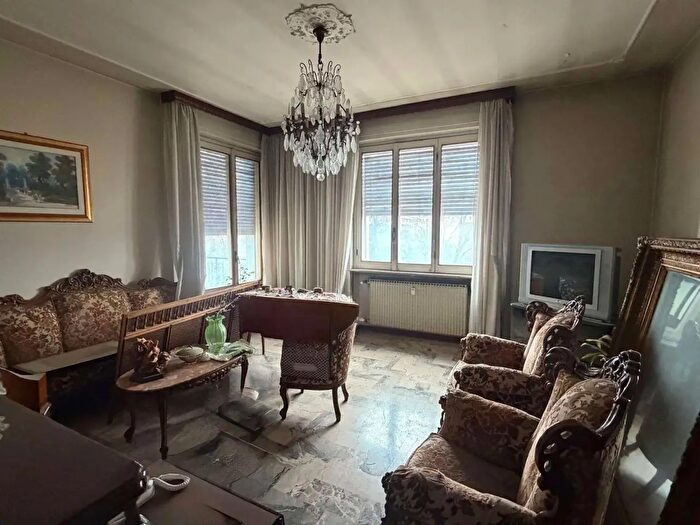 Appartamento con 6 locali in vendita in Viale Pubblico Passeggio, Piacenza