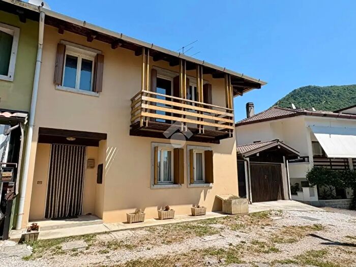 Casa trilocale in vendita in Via Zimor, Tarcento