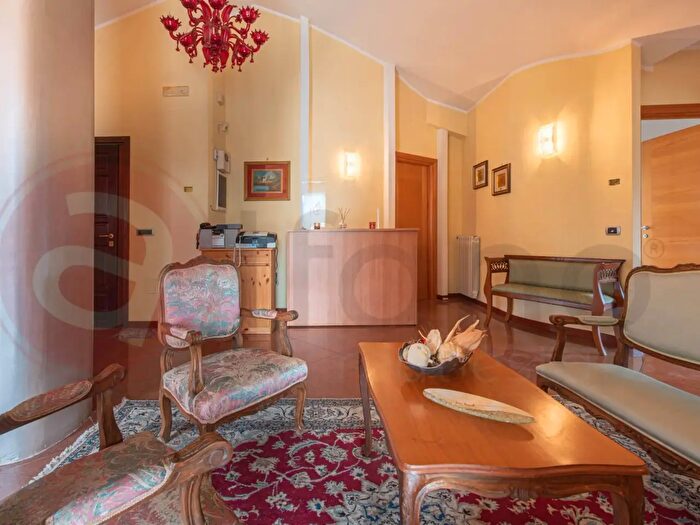 Appartamento con 8 locali in vendita in Via Campanile, Arce