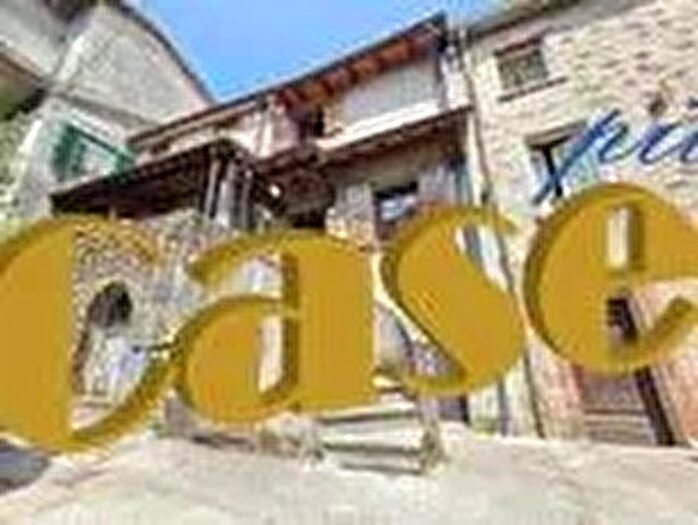 Casa quadrilocale in vendita in Seravezza