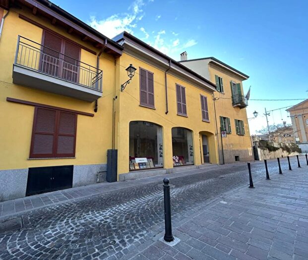 Appartamento trilocale in vendita in Via della Madonna Vimercate, Vimercate