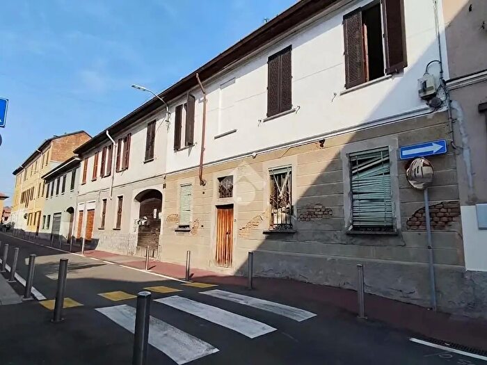 Appartamento con 7 locali in vendita in Via Edoardo Pessina, Sedriano
