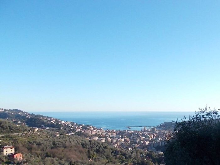 Casa con 5 locali in affitto in Via del Castellino, Golf Castellino, Rapallo