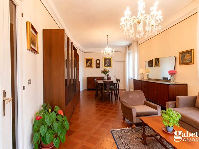 Appartamento con 5 locali in vendita in Via Garibaldi, Gabicce Mare