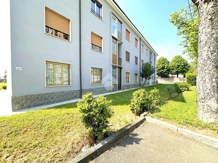 Appartamento bilocale in vendita in Via Trieste, Caronno Pertusella