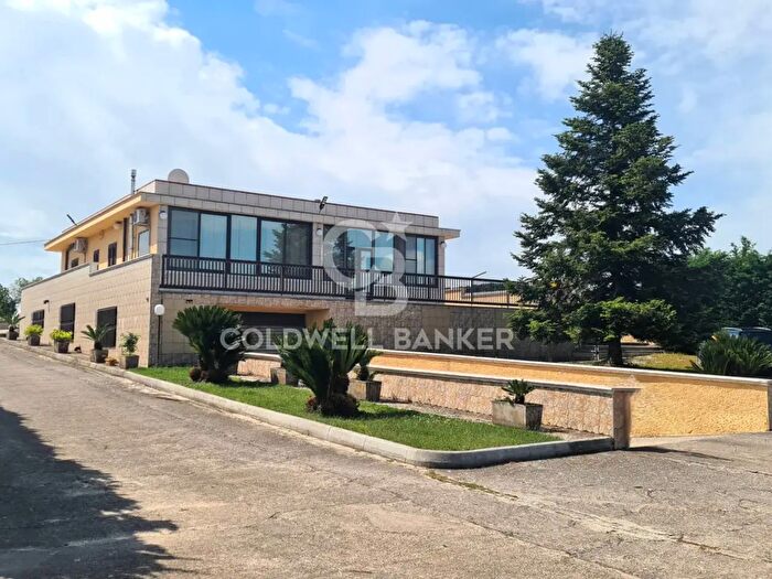 Casa con 8 locali in vendita in Strada Massafra Zona F, Martina Franca