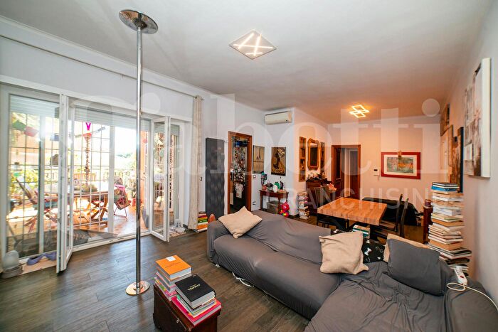 Appartamento trilocale in vendita in Via Michelangelo Peroglio, Roma