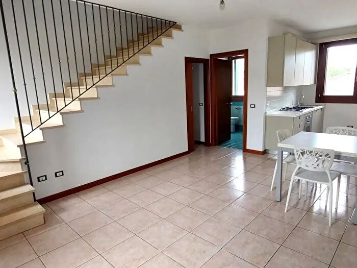 Appartamento trilocale in vendita in Via Padre B Longo b, Curtarolo