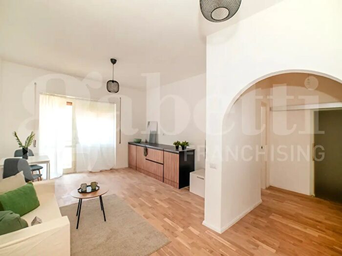 Appartamento trilocale in vendita in Via Buggiano, Roma