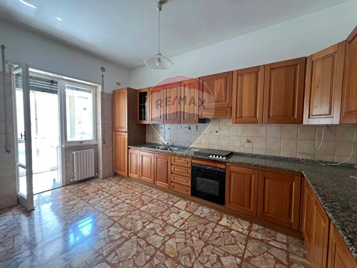 Appartamento con 6 locali in vendita in Via Martiri Molisani della Resistenza, Campobasso