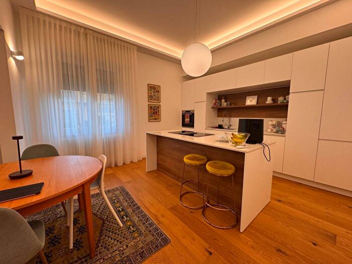 Appartamento quadrilocale in vendita in Via delle Corbinaie, Centro, Scandicci