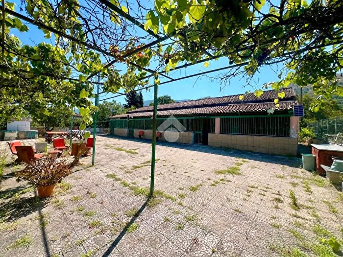 Casa trilocale in vendita in Loc Casetta, Sessa Aurunca