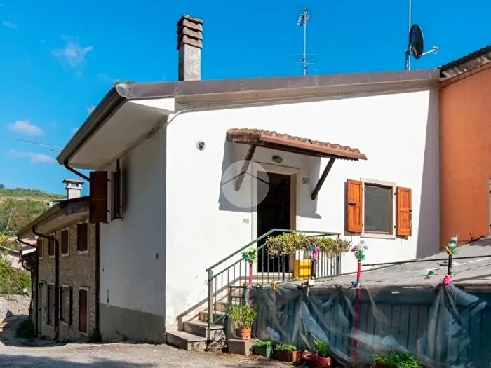 Casa bilocale in vendita in Località La Ca, Fumane