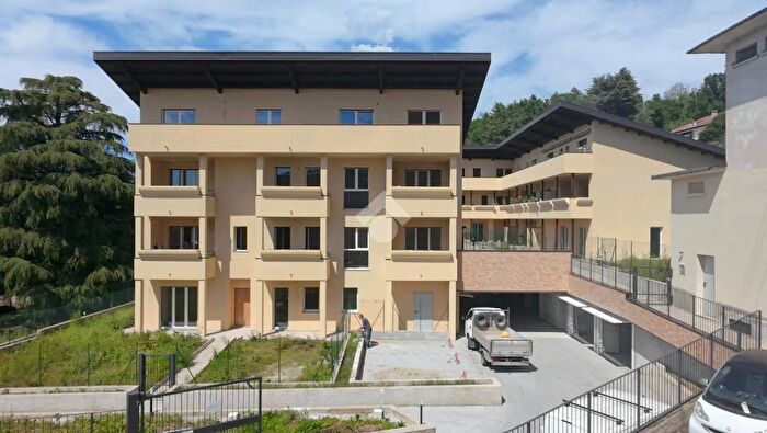 Appartamento bilocale in vendita in Via Locatelli, Oggiono