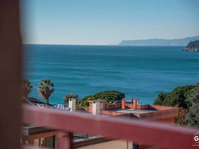 Appartamento trilocale in affitto in Viale Mimose, Centro, Cogoleto