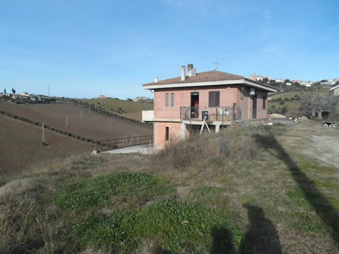Casa con 7 locali in vendita in Contrada Monterone, Monteprandone