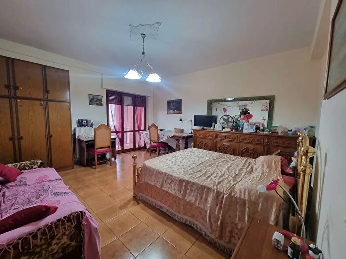 Appartamento con 5 locali in affitto in Viale Magna Grecia, Catanzaro