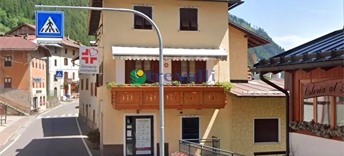 Casa con 15 locali in vendita in Rabbi