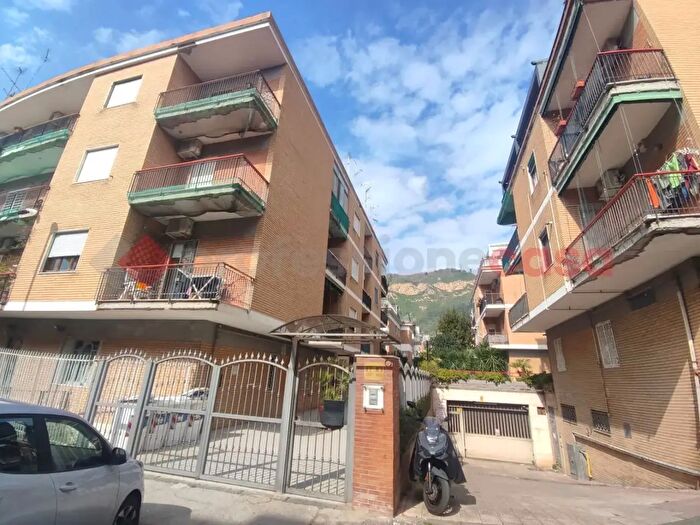 Appartamento bilocale in vendita in Via del Discobolo, Napoli