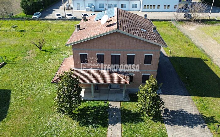 Casa con 6 locali in vendita in Via San Lodovico, Rio Saliceto