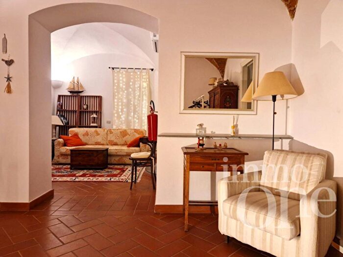 Appartamento quadrilocale in affitto in Via Gazzarrini, Cisternone, Livorno