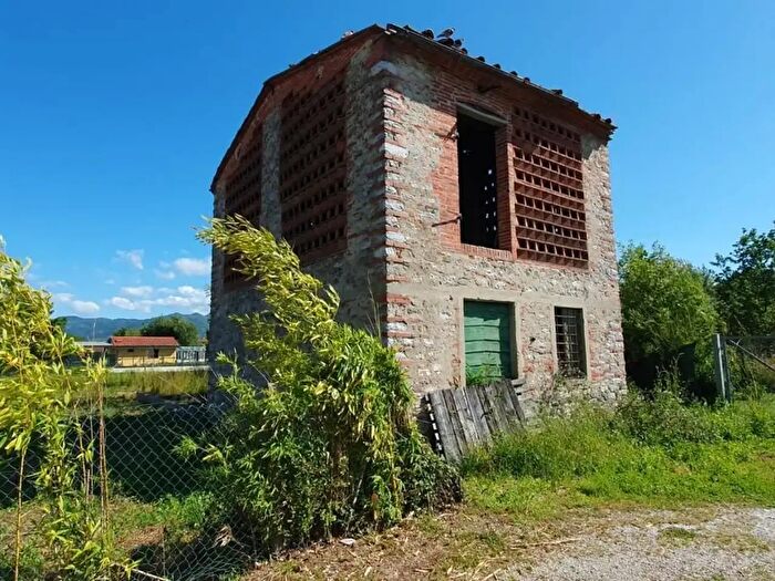 Casa trilocale in vendita in a dei Bocchi, Capannori